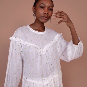 Meadows Camelia Dress - Daisy Embroidery Size US 12